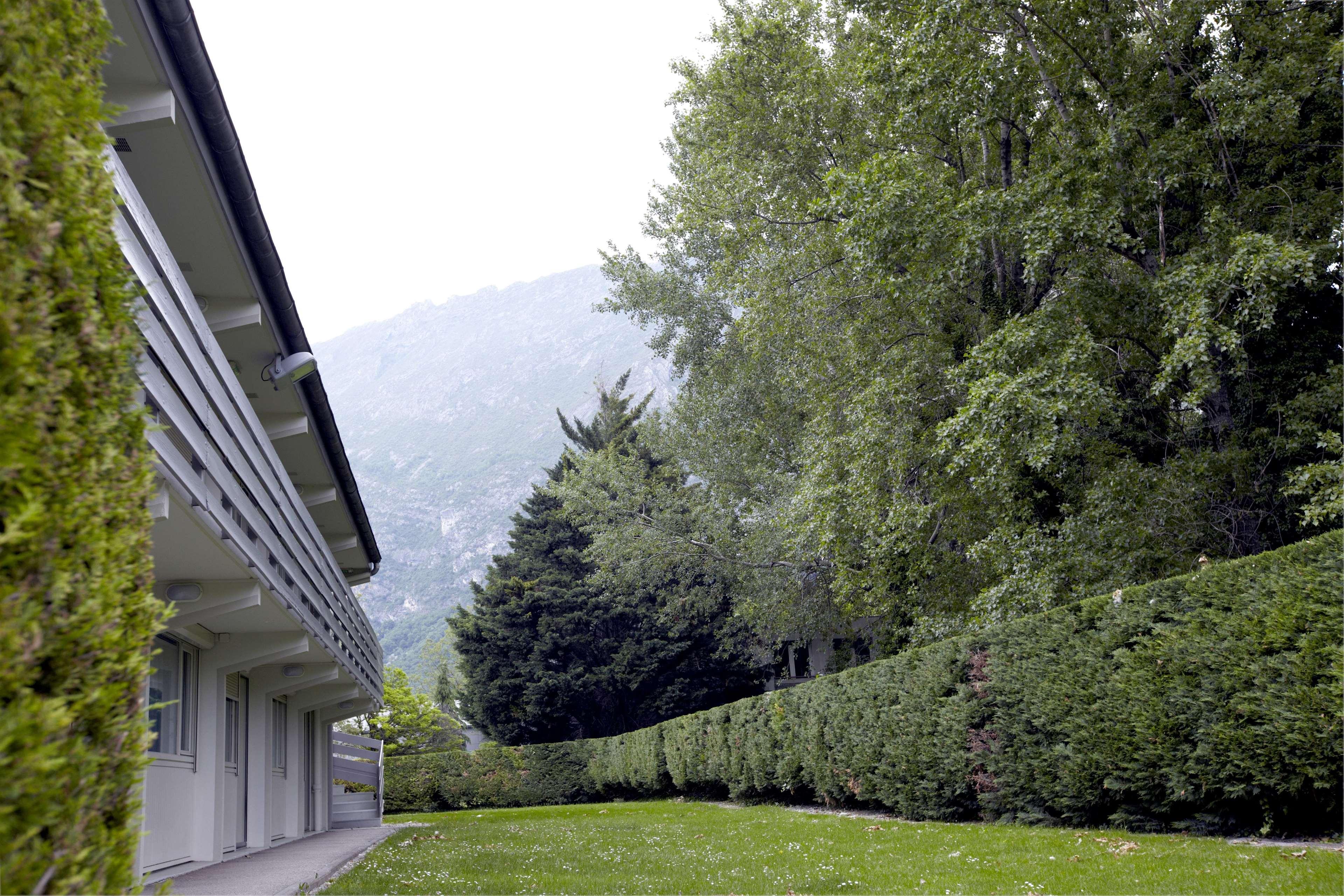 Готель Campanile Grenoble Nord - Сент-Егрев Екстер'єр фото